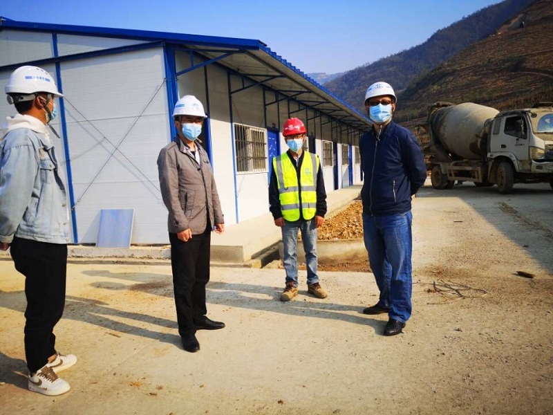 1585305782746902.jpg 鄭宇一行檢查項目部駐地建設(shè)情況.jpg