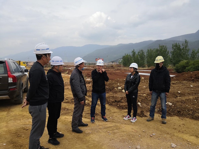 1588224306454630.jpg 現(xiàn)場(chǎng)檢查指導(dǎo)工作.jpg