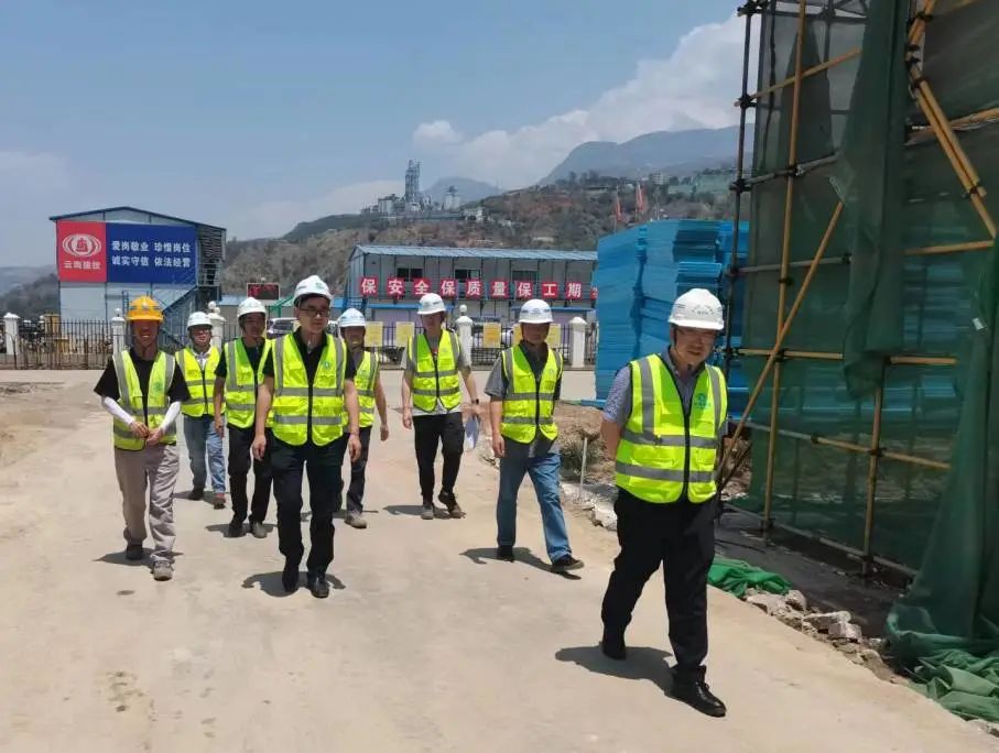 1651717831562274.jpg 2022-04-28-李元鴻帶隊(duì)到巧家四中項(xiàng)目進(jìn)行節(jié)前綜合大檢查.jpg